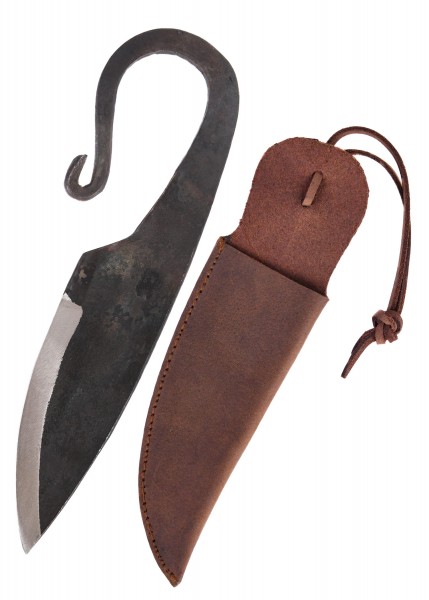 Handgeschmiedetes Wikingermesser mit einer gebogenen Klinge und einem rustikalen Lederscheide. Das Messer zeigt handwerkliche Details und einen historischen Look, ideal für Mittelalter-Enthusiasten und Sammler.